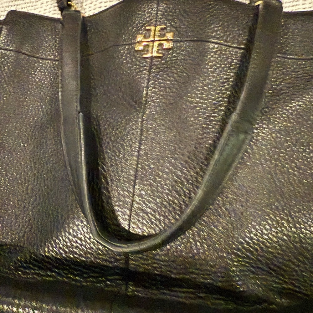 Tory Burch Robinson Pebbled Leather side zip tote - Picture 8 of 9